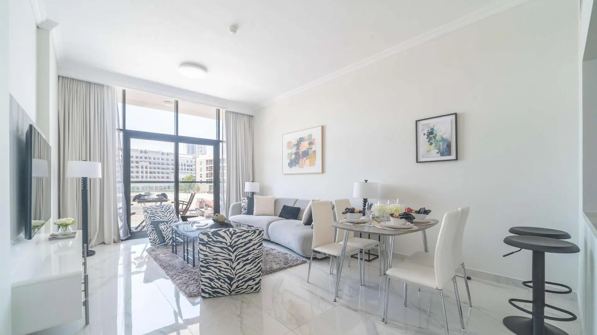 Frank Porter - Welcome Residency Dubai